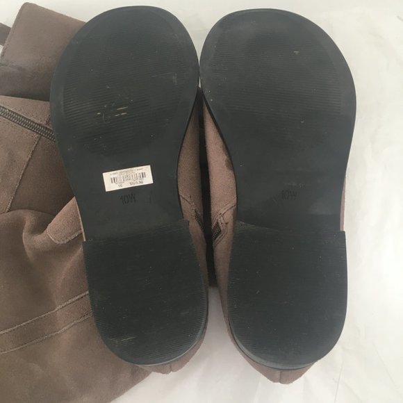 Women's Tall Brown Boots - Picture 9 of 15